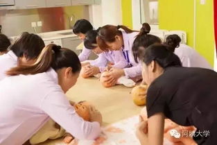 快来报名 母婴护理师 高工资的敲门砖