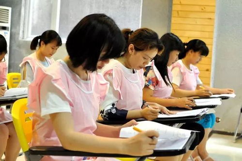 完胜 小白领 的 摸奶 职业 催乳师